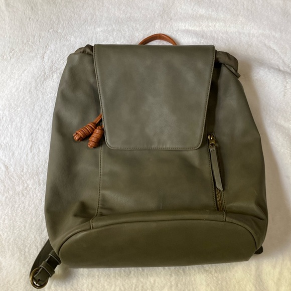 Universal Thread Backpack - Picture 2 of 7